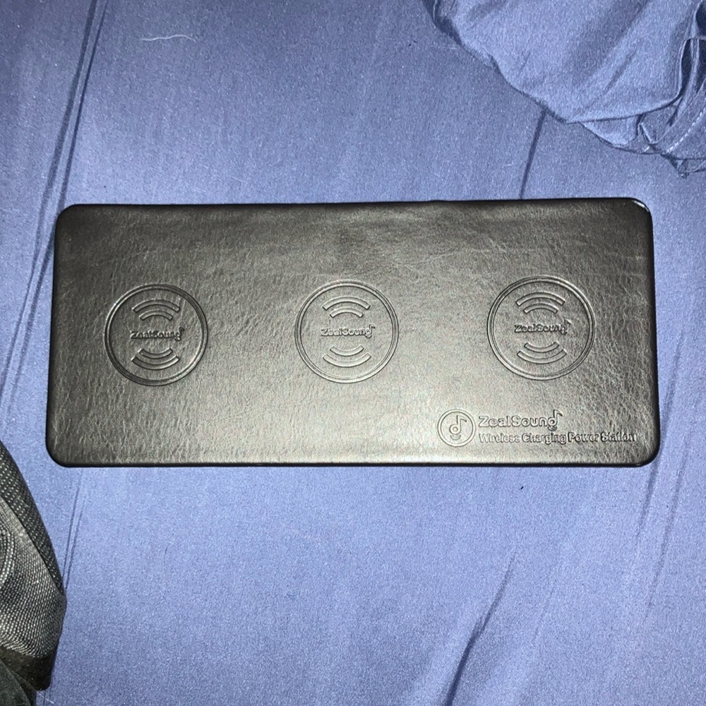 zealsound wireless charging power station (plug in wire included)